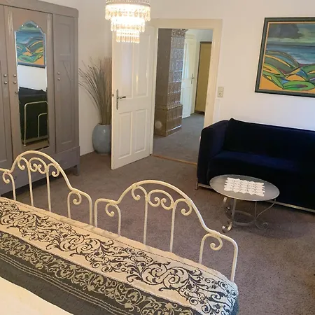 Und Goldberg * Гросшёнау