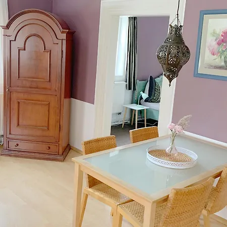 Und Goldberg Апартаменты