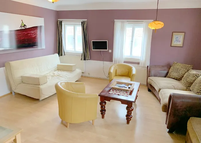 Und Goldberg غروسشوناو