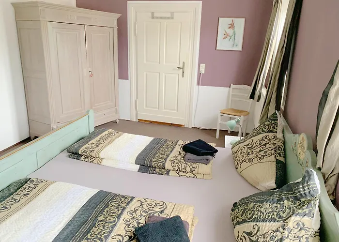 Und Goldberg غروسشوناو