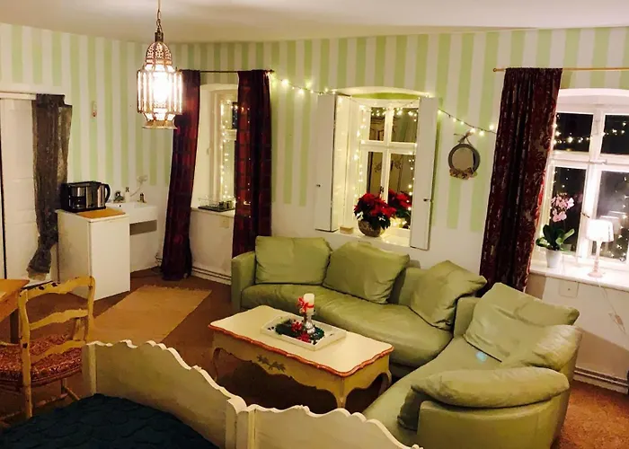 Und Goldberg شقة غروسشوناو